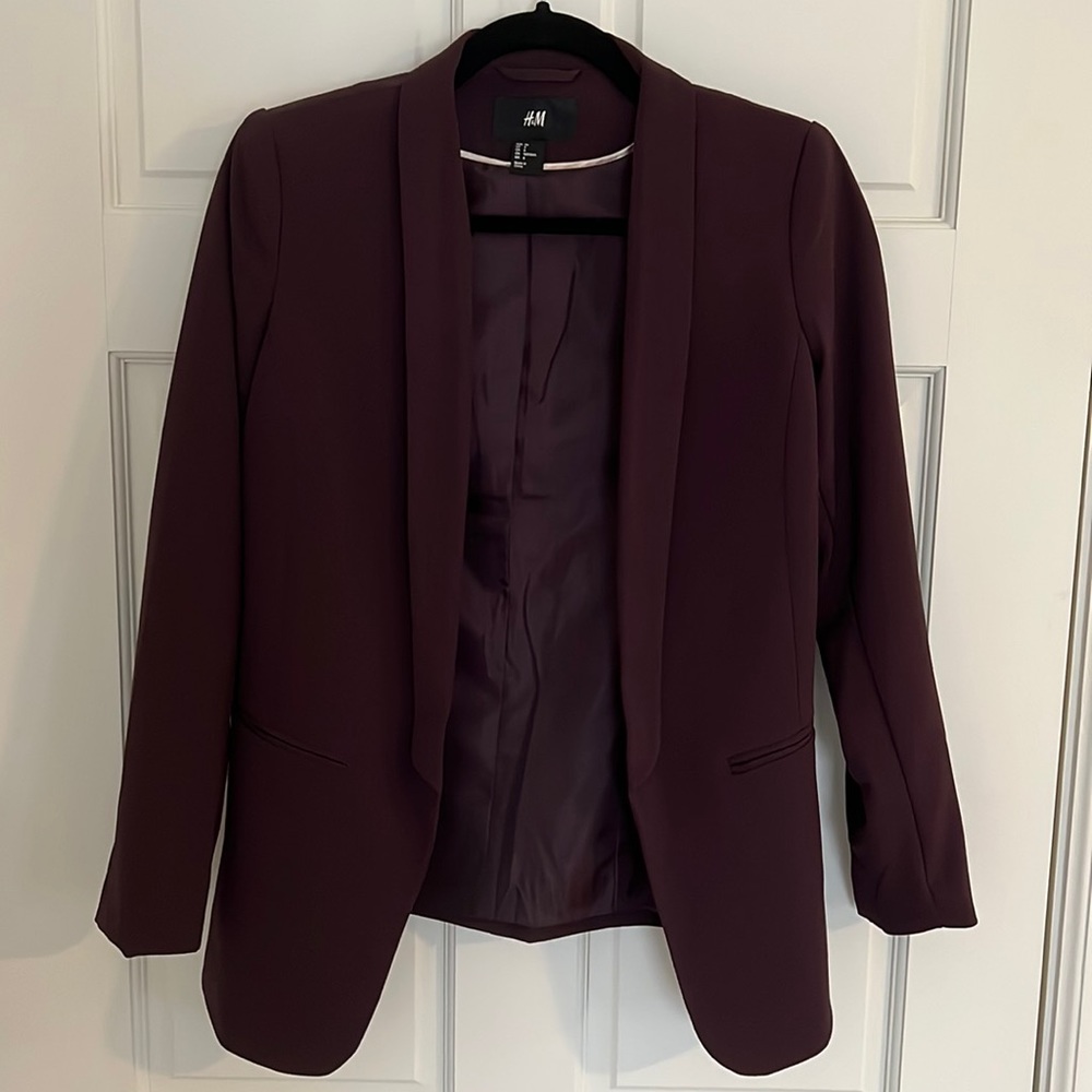 Deep purple blazer, size 6. Only worn once!